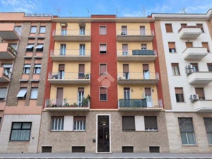 Appartamento con 5 locali in vendita in Via Palestro, Ancona