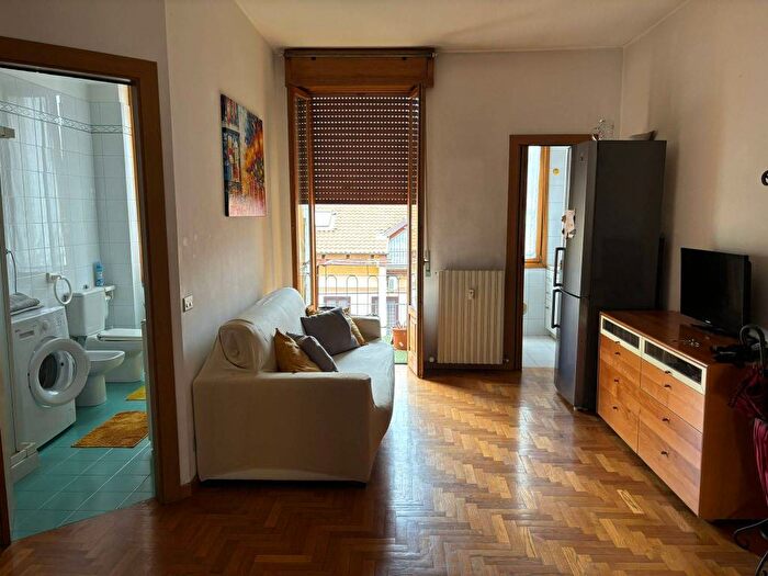 Appartamento bilocale in affitto in Via Cola di Rienzo, Solari, Milano