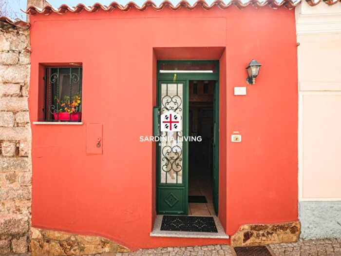 Casa trilocale in affitto in via piccola, Centro Storico, Olbia