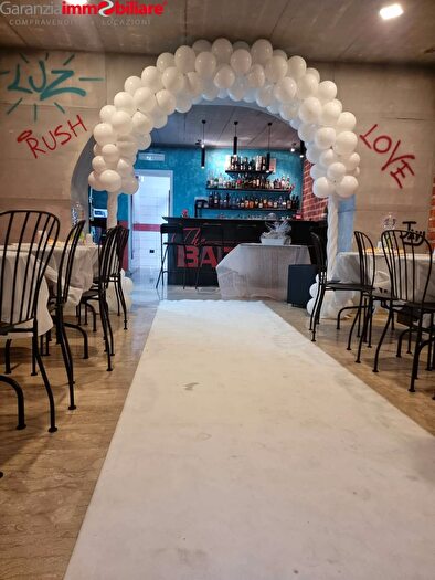 Appartamento bilocale in vendita in Via Miracoli, Napoli