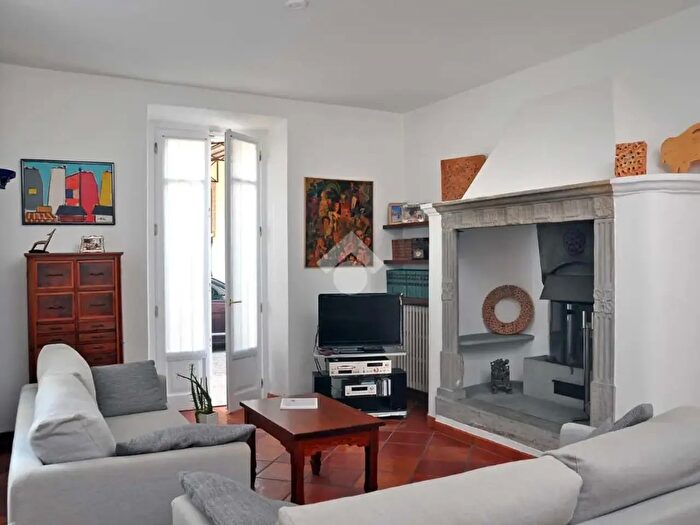 Casa con 9 locali in vendita in Lambrugo