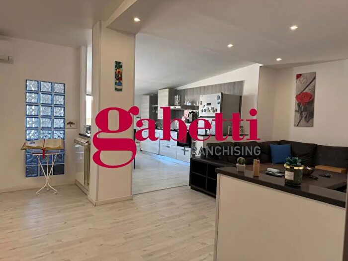 Appartamento trilocale in vendita in Via Fratelli Rosselli, Capodrise