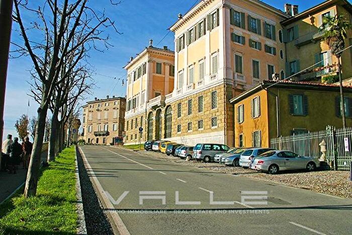 Appartamento trilocale in affitto in viale delle mura, Città Alta, Bergamo