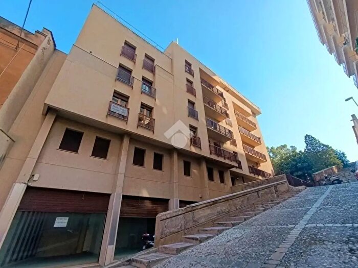 Appartamento quadrilocale in vendita in Via Ostia, Termini Imerese