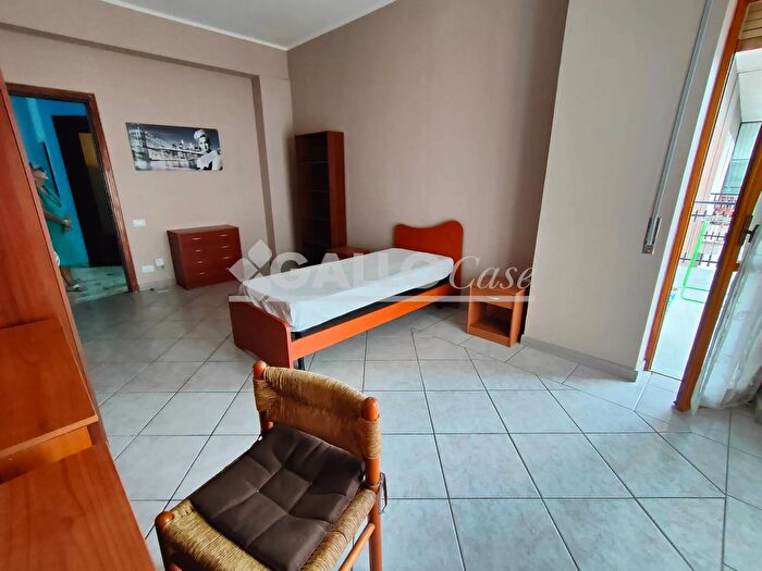 Appartamento trilocale in vendita in Via Molinella Rende, Rende