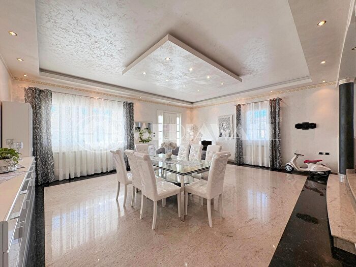 Casa con 8 locali in vendita in Pramaggiore