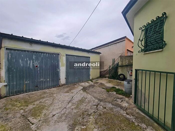 Case in Vendita e in Affitto - 3