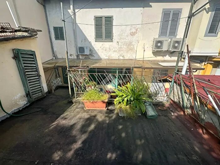 Casa con 6 locali in vendita in Firenze