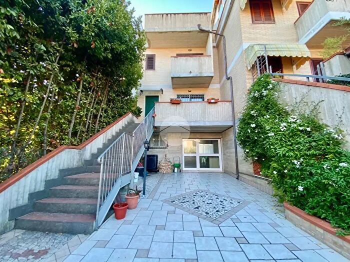 Casa con 6 locali in vendita in Via delle Tamerici, Acquaviva Picena