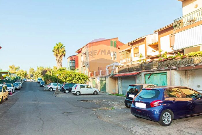 Appartamento trilocale in vendita in Via Pulei, Mascalucia