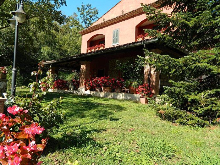 Casa con 6 locali in vendita in Strada Provinciale SantopadreDecimeCasalinaRoccasecca, Roccasecca