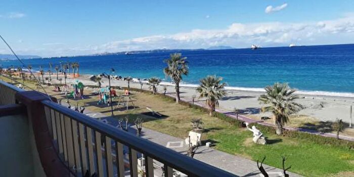 Appartamento quadrilocale in vendita in Via Vittorio Emanuele Orlando, Venetico