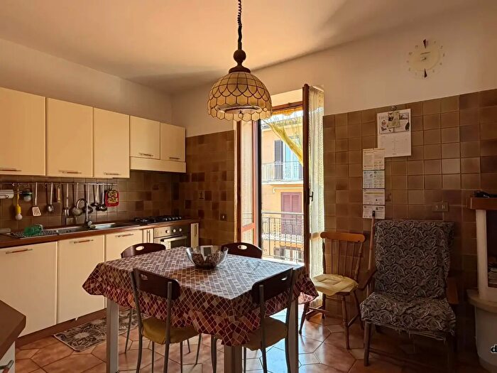 Appartamento con 6 locali in vendita in Via dei Condotti, Sutri