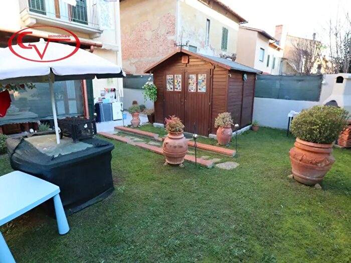 Casa con 5 locali in vendita in Via Piave, Montevarchi