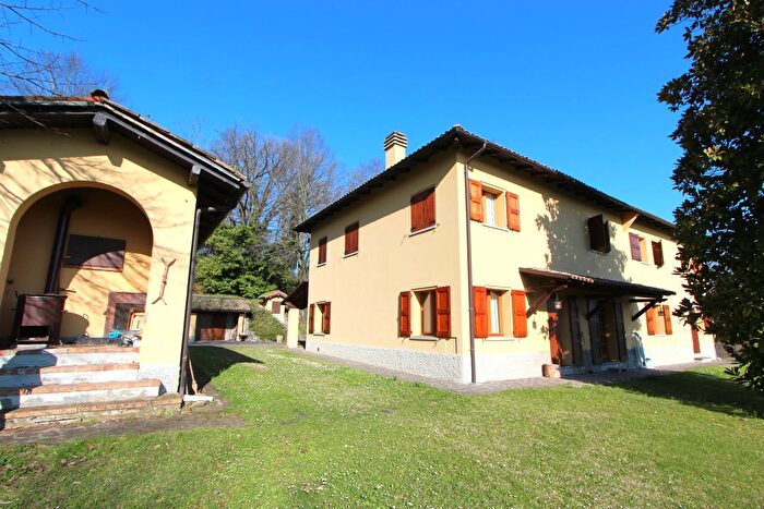 Casa con 12 locali in vendita in Via Barlete, Valsamoggia