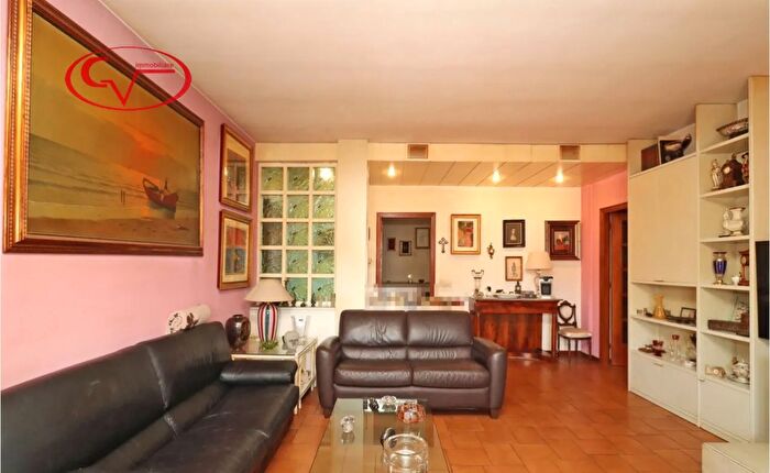 Appartamento con 5 locali in vendita in Piazza della Repubblica, Montevarchi