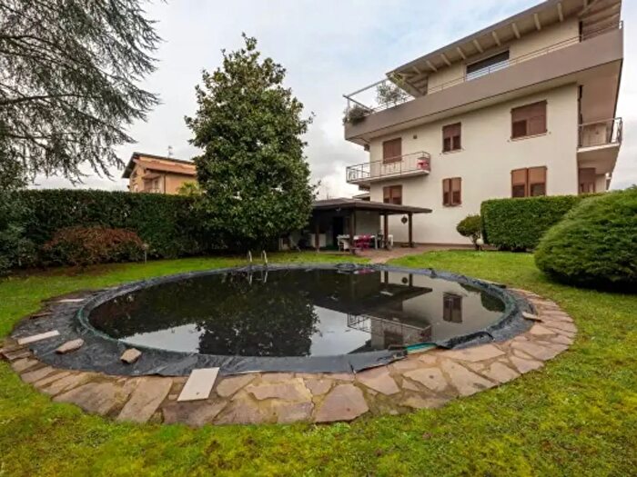 Appartamento trilocale in vendita in Via San Gottardo, Seriate