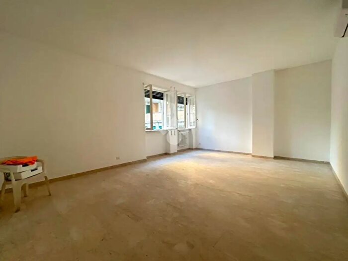 Appartamento trilocale in affitto in Via Cesare Pascarella, Roma