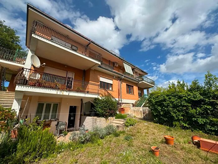Appartamento con 5 locali in vendita in Via delle Cese a, Ariccia
