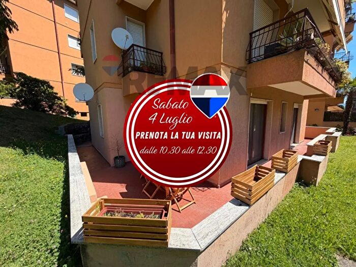 Appartamento trilocale in vendita in Via Lazzaro Papi, Varese