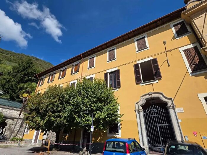 Appartamento trilocale in affitto in Piazza Novembre, Ponte Lambro