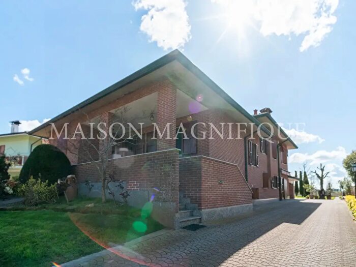 Casa con 6 locali in vendita in Via Ca Nove, Ferrara