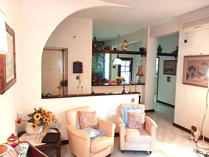 Appartamento con 5 locali in vendita in Via Adratico, Grosseto