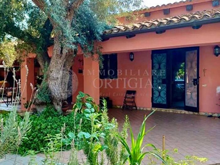 Casa quadrilocale in affitto in Belvedere Tremmilia, Siracusa