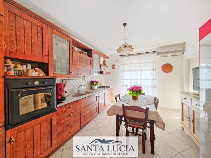 Appartamento con 6 locali in vendita in Via Antonio De Curtis, Canicatti