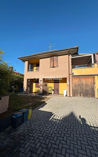 Casa con 6 locali in vendita in San Giovanni In Persiceto