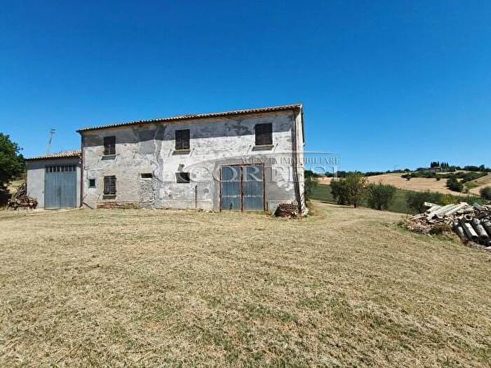 Casa con 5 locali in vendita in San Costanzo