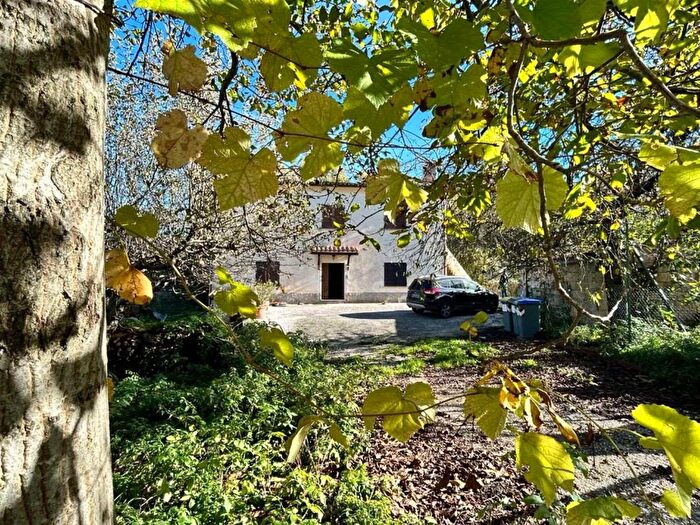 Casa con 6 locali in vendita in Casale di Scopoli, Foligno
