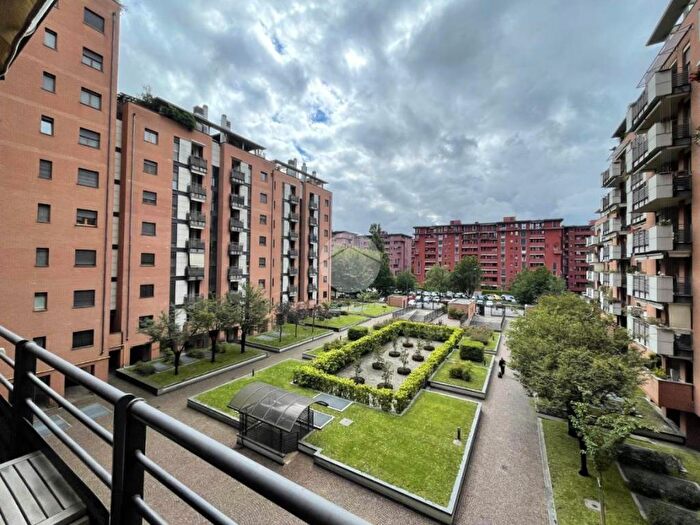 Appartamento trilocale in affitto in Via Giovanni Scheiwiller, Lodi Brenta, Milano