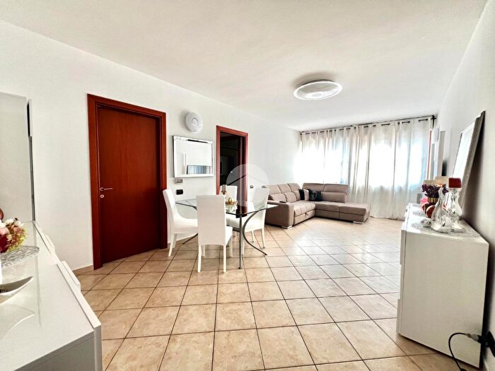 Appartamento trilocale in vendita in Str Carignano, Moncalieri