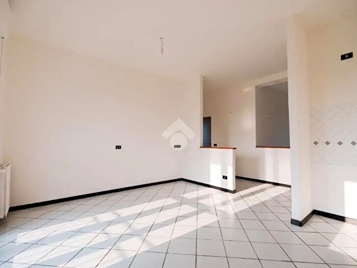 Appartamento quadrilocale in vendita in Via Canonica, Treviglio