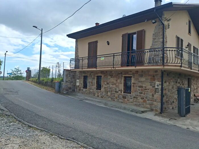 Casa con 6 locali in vendita in Santa Maria Della Versa