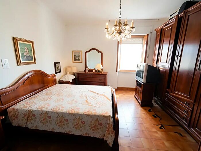 Casa quadrilocale in vendita in Giosuè Carducci, Carrara