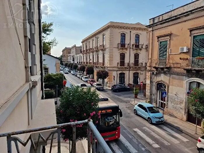Appartamento trilocale in vendita in Siracusa