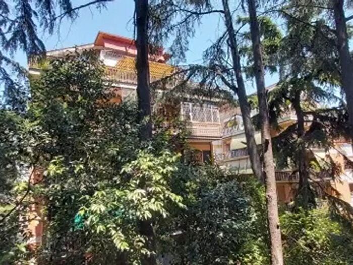 Appartamento con 5 locali in affitto in Via Genzano, Roma