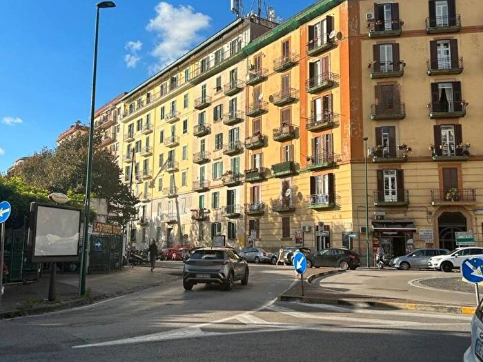 Appartamento bilocale in affitto in Via Gioacchino Rossini, Vomero, Napoli