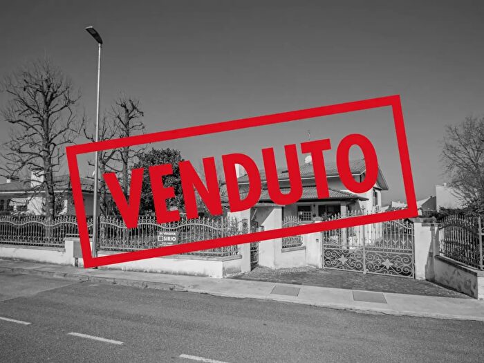Casa con 6 locali in vendita in Via Cecotti, Buttrio
