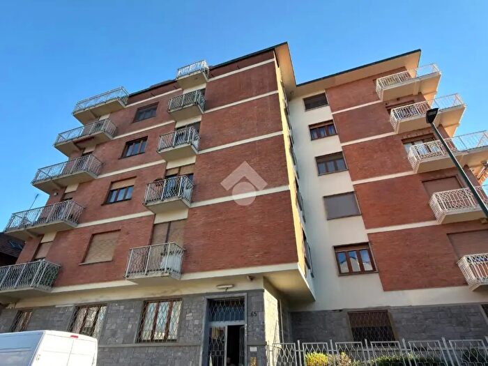 Appartamento bilocale in vendita in Via Crevacuore, Torino