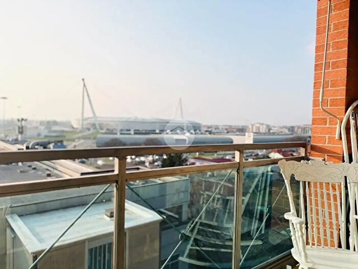 Appartamento trilocale in vendita in Corso Grosseto, Torino