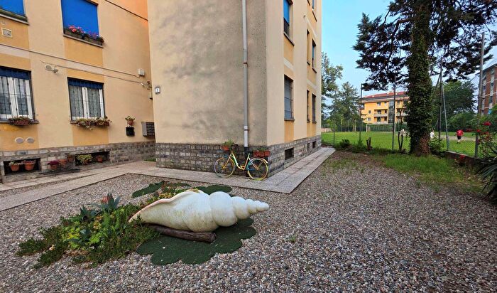 Appartamento trilocale in vendita in Vialetto Cascina Oeur, Varese