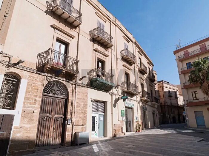 Appartamento con 14 locali in vendita in Via Giuseppe Licata, Sciacca