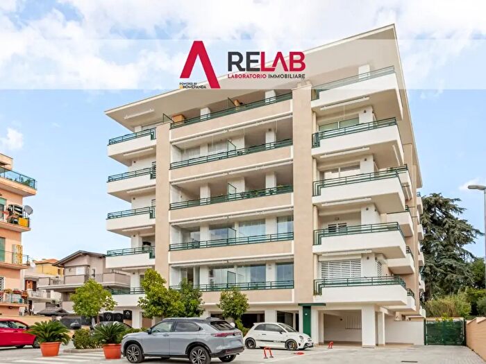 Appartamento bilocale in vendita in Via delle Ciliegie, Roma