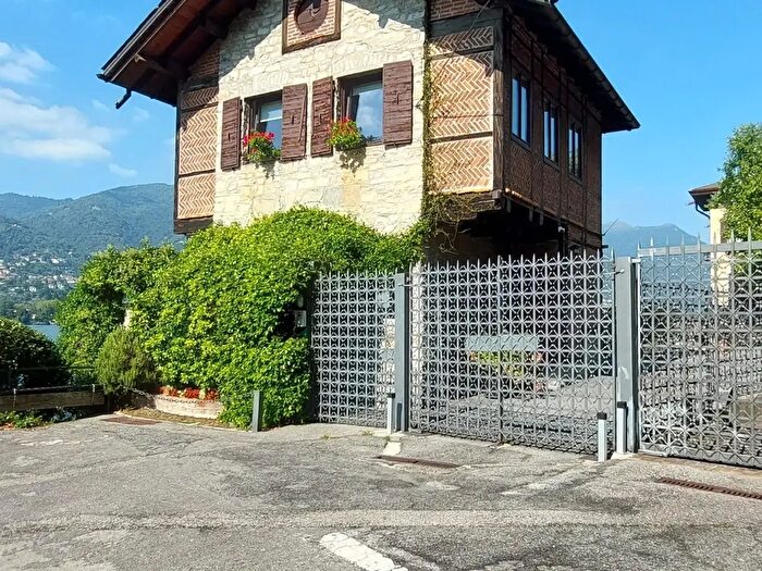 Casa bilocale in affitto in Viale Geno, Como