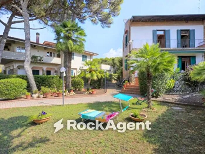 Casa con 6 locali in vendita in Via Mario Puccini, Livorno
