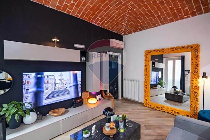 Appartamento trilocale in vendita in Via Pontida, Alessandria