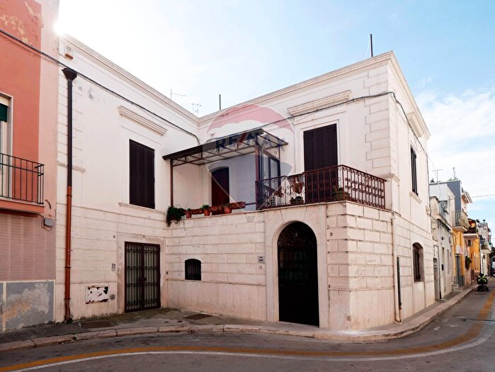 Appartamento con 5 locali in vendita in Via Martino, Bari